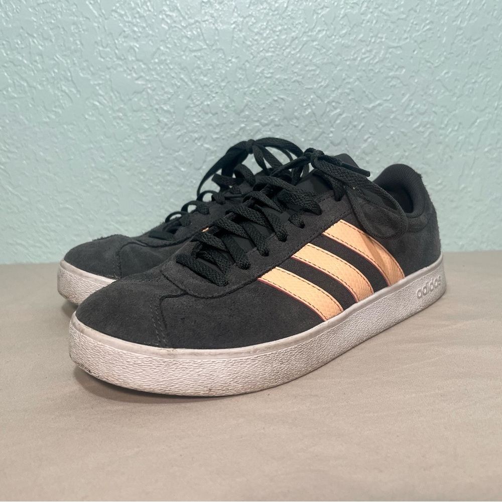 ADIDAS VL Court 2.0 Women’s Dark Gray & Peach Skateboard Shoes Size 5.5